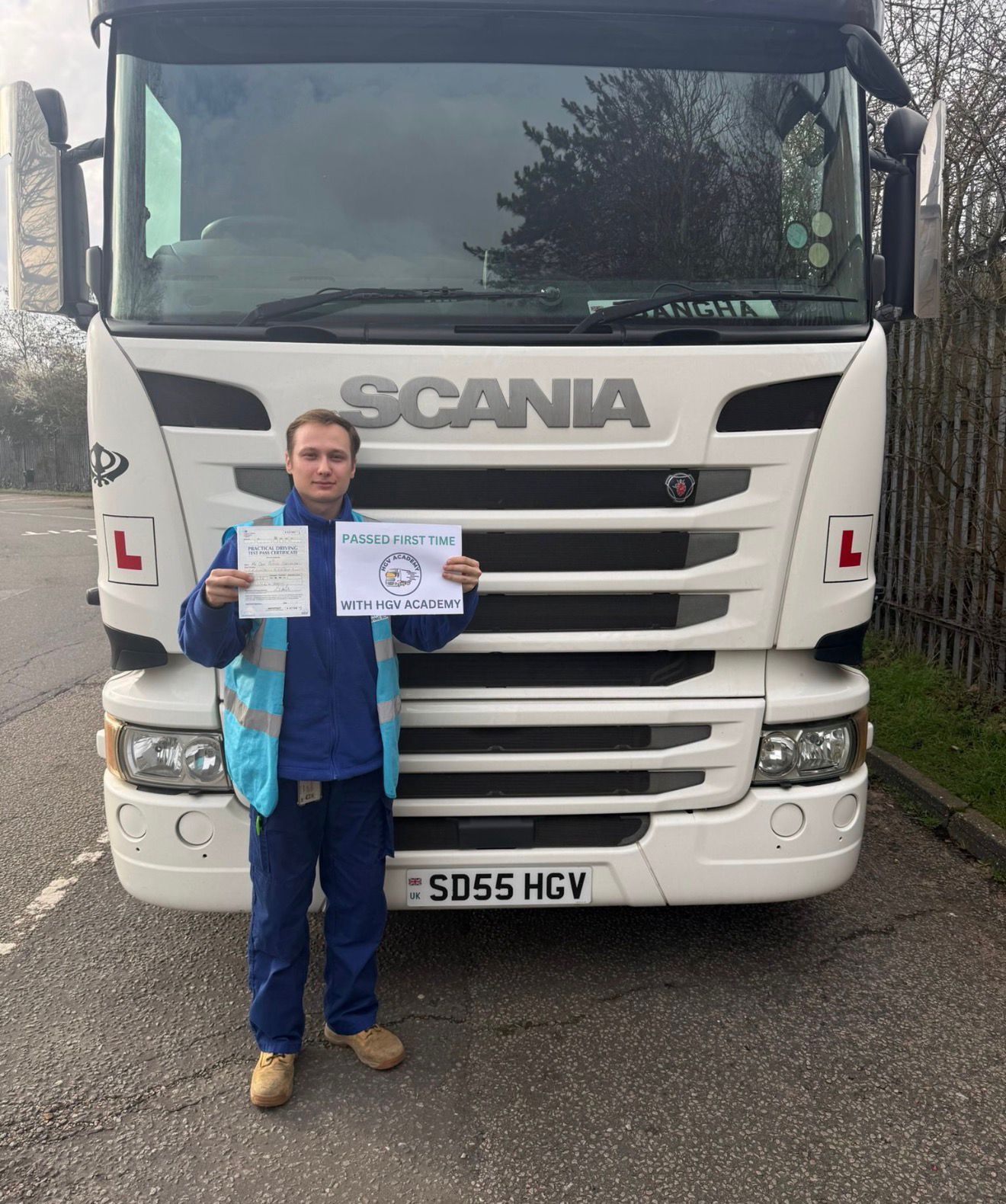 HGV Academy student who passed their Class 1 HGV driving test first time with 0 minors